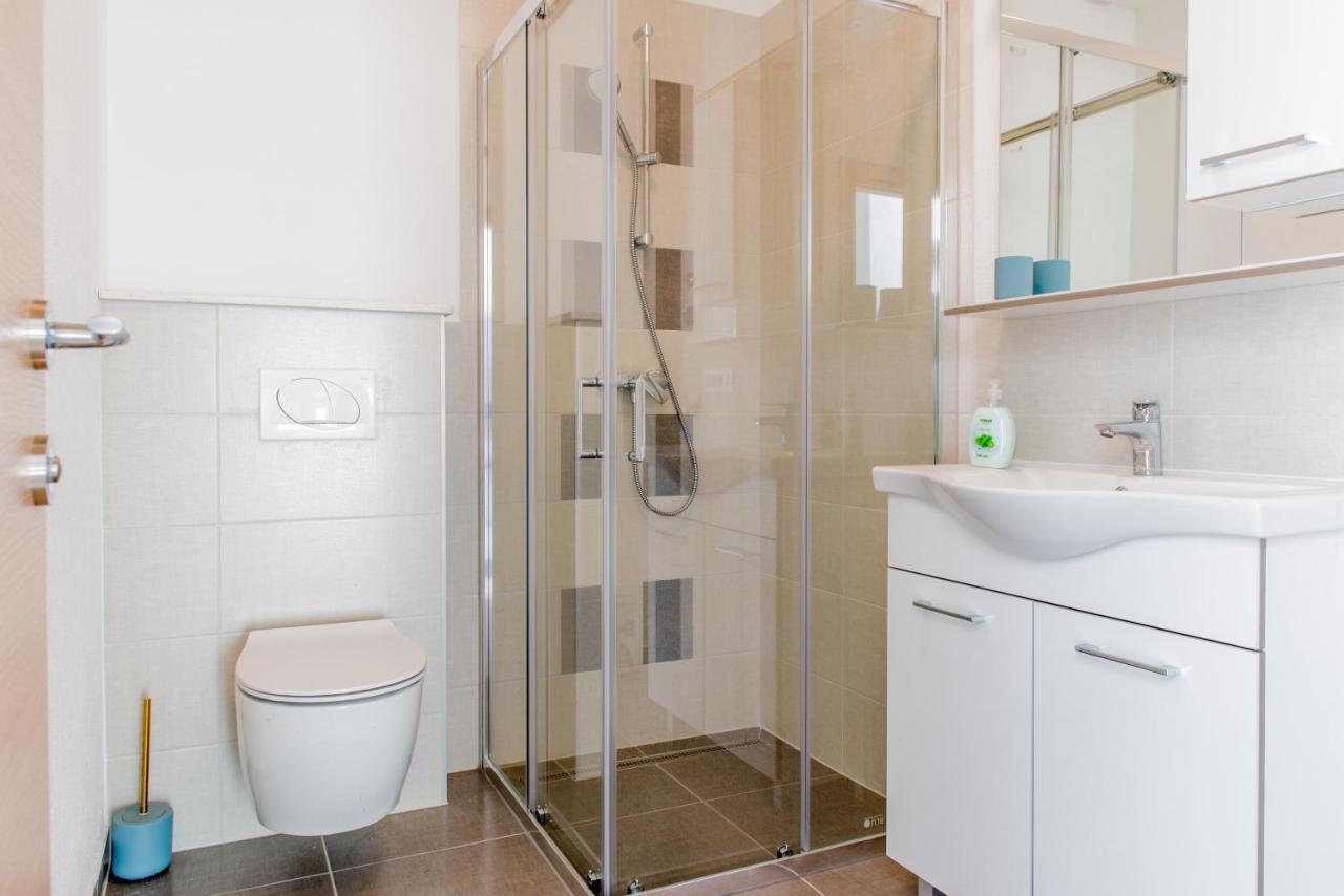 Apartments Zilic Kastel Stari Екстер'єр фото