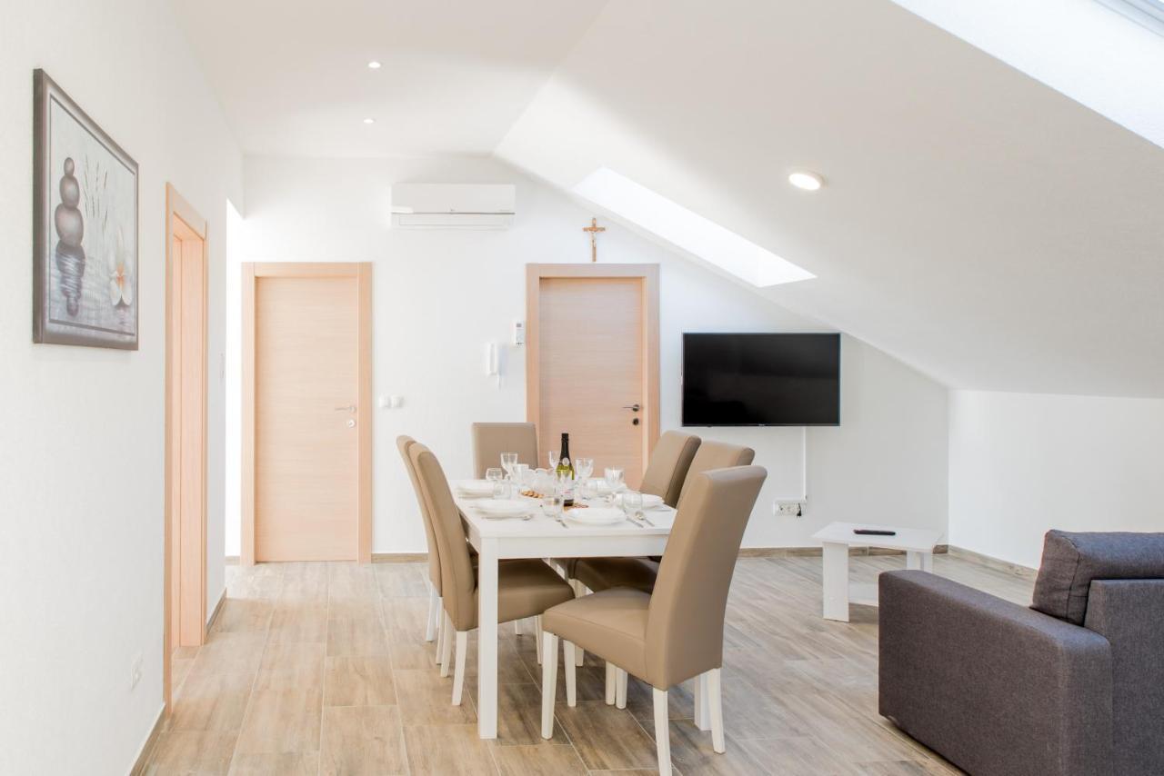 Apartments Zilic Kastel Stari Екстер'єр фото